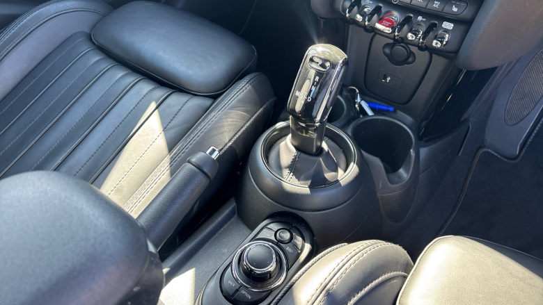 MINI Hatchback 1.5 Cooper Exclusive Premium 3dr Auto Petrol Hatchback